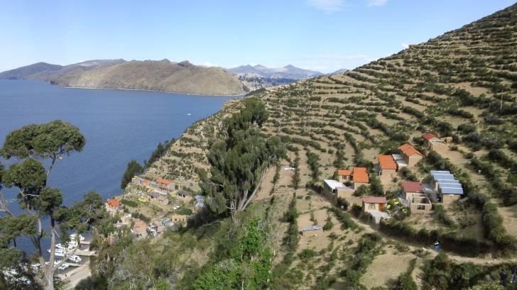 bolivia town on mountanside