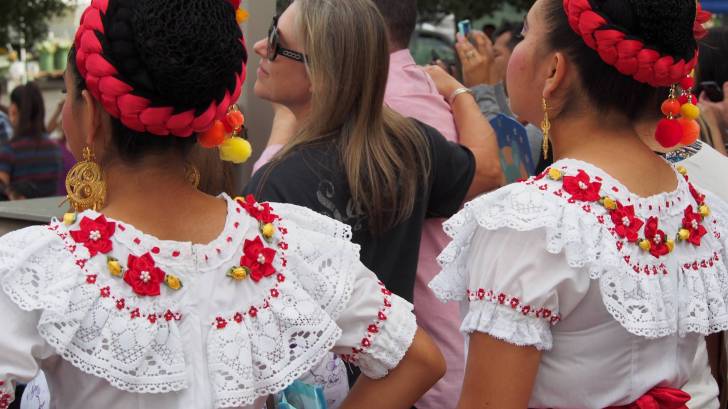 mexican folk dancing