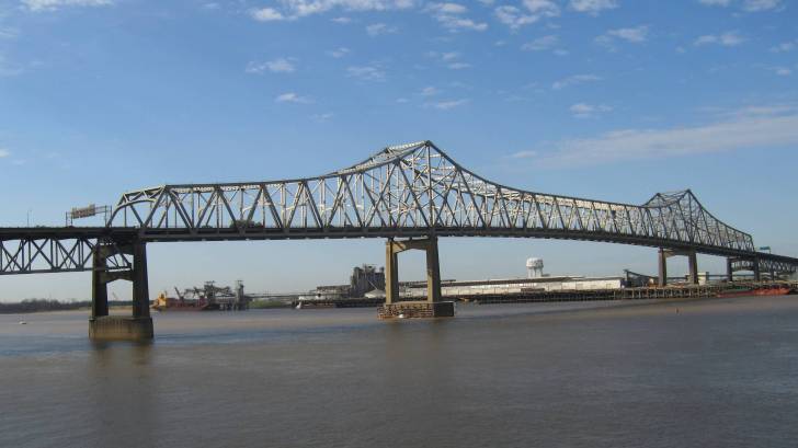 mississippi river bridge 