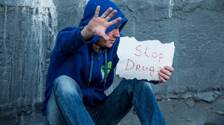 stop drugs now sign