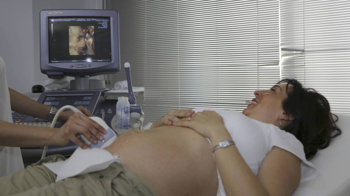 pregnant getting an unltrasound