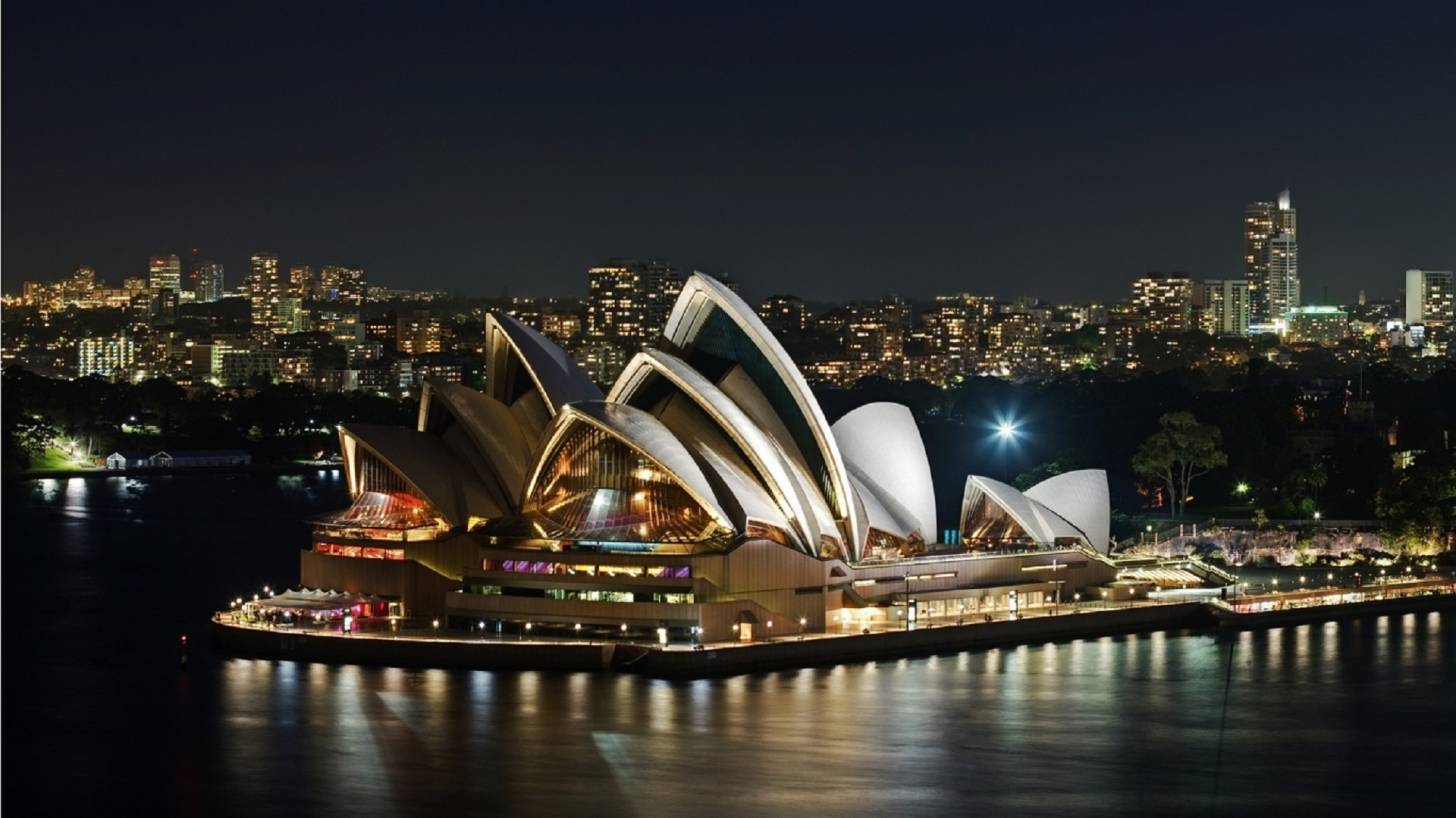 sydney opera house at night
