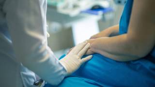 dr discussing with patient treatment options