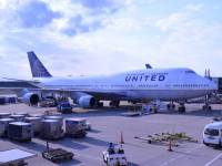 united airline plane
